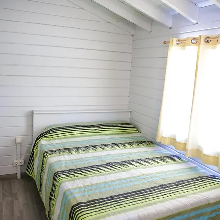 La Llosa Кемпинг Камбрильс